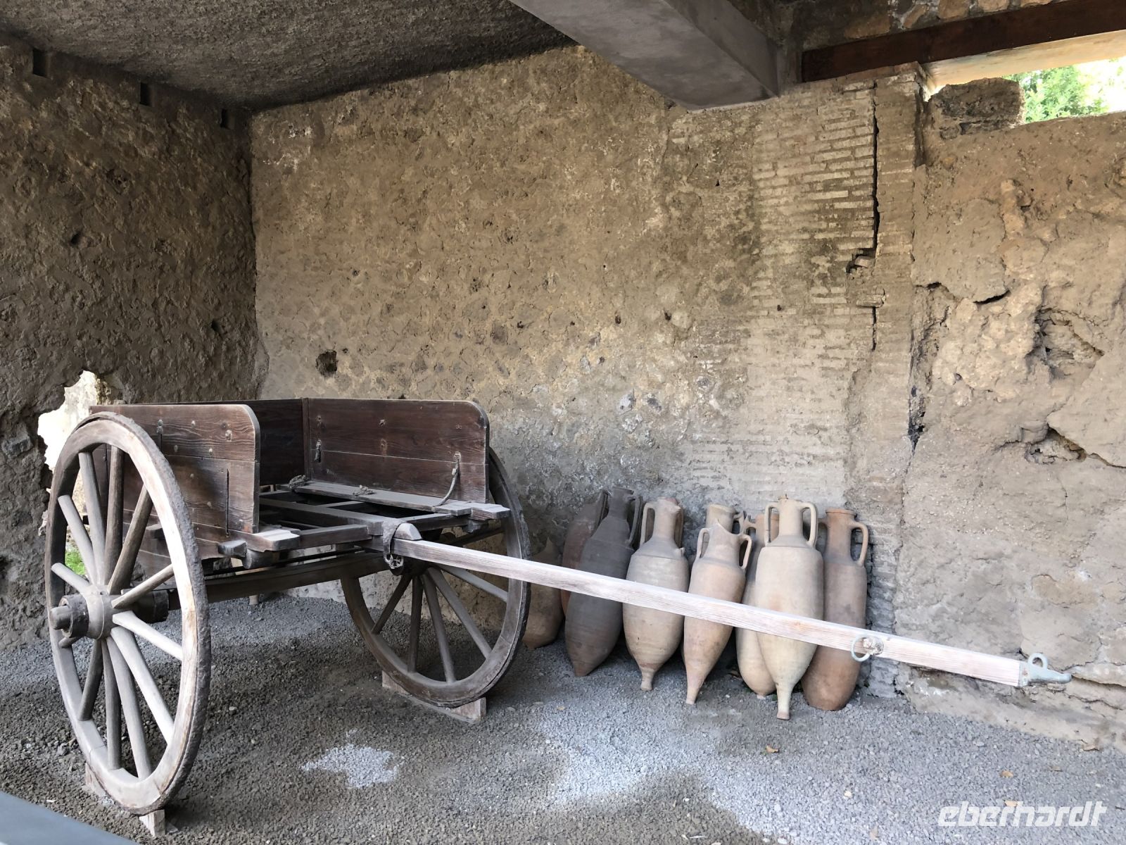 Amphoren und Alltagsgeräte Pompejis