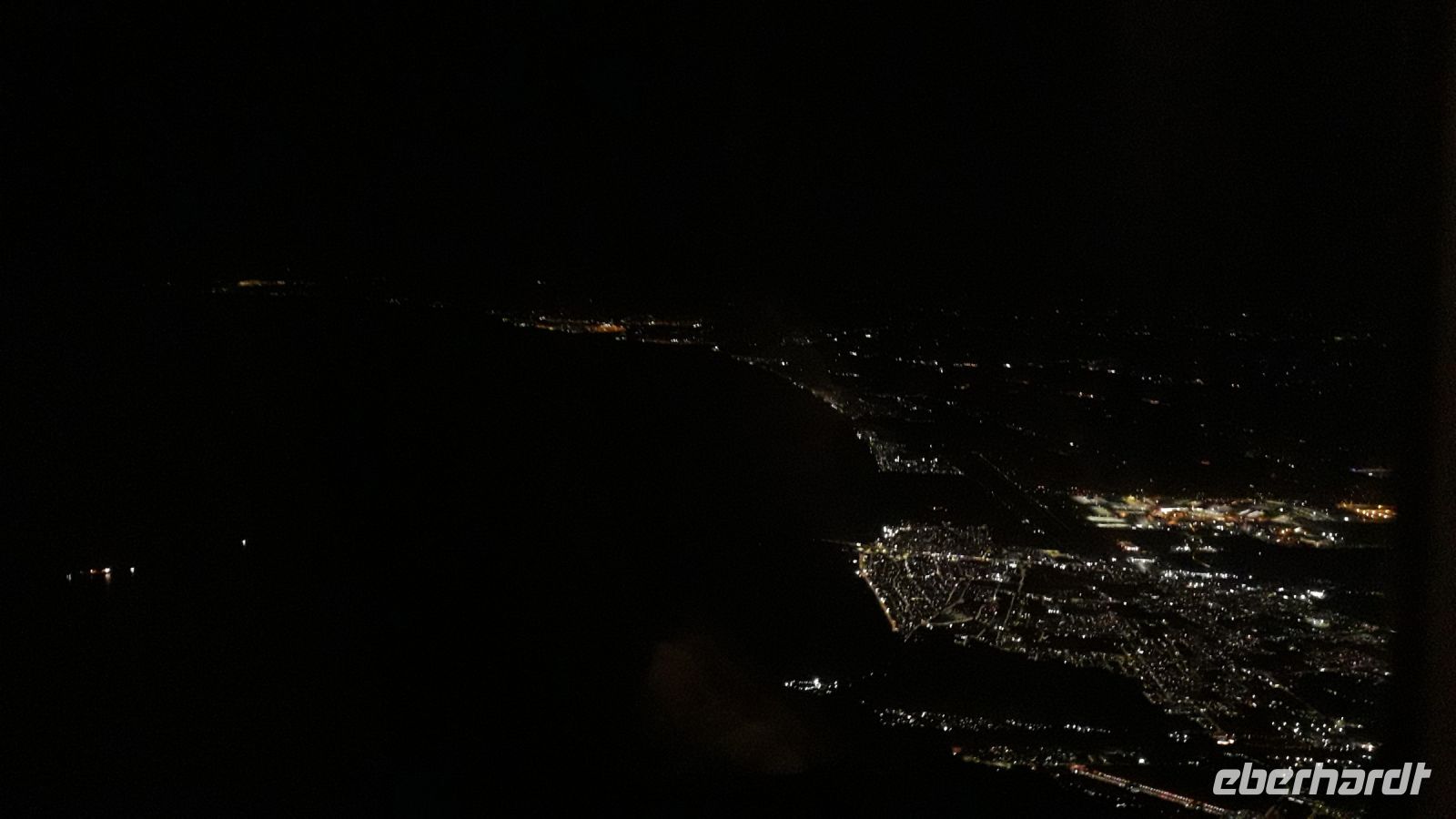 Die Küste Italiens aus der Luft