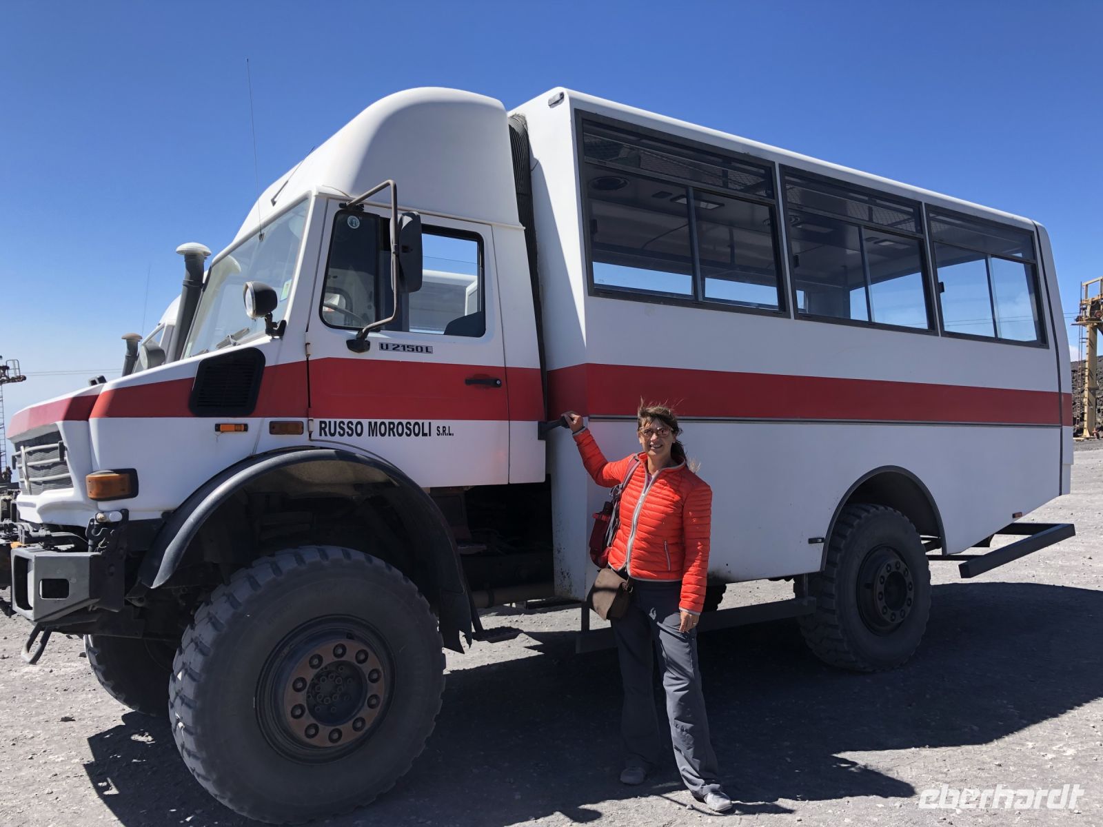 mit Geländebussen noch weiter hinauf am Ätna - RLin Sabine