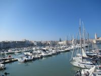 Apulien-Hafen und Stadt Trani.JPG