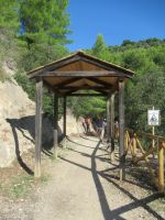 Apulien-hier startet die Wanderung Richtung Vignanotica Bucht.JPG