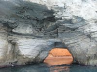 Apulien-rein in die Grotte.JPG