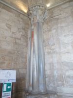 Castel del Monte - Die Ecken und Säulen.JPG