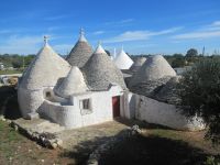 Valle d`Itria - Trulli  - alt und erneurt - wunderschön (2).JPG