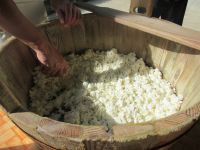 Apulien - Mozarella Herstellung - alles noch von Handgefertigt.JPG