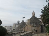 Alberobello - die alten Trulli Häuser.JPG