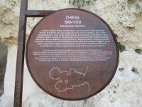 Wanderung zu Gravina Schlucht -  Chiesa sa Vito.JPG