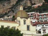 Positano, Majolikakuppel, A260140.JPG