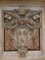 Petersdom: Bienen als Wappen der Familie Barberini