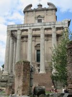 Augustinus und Faustina Tempel mit ehemaliger Eingangstür 