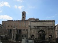 Rathaus und Septimius Severus Bogen