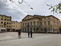 3. Reisetag – Stadtführung in Lucca – Piazza del Giglio mit Theater