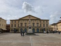 3. Reisetag – Stadtführung in Lucca – Piazza del Giglio mit Theater