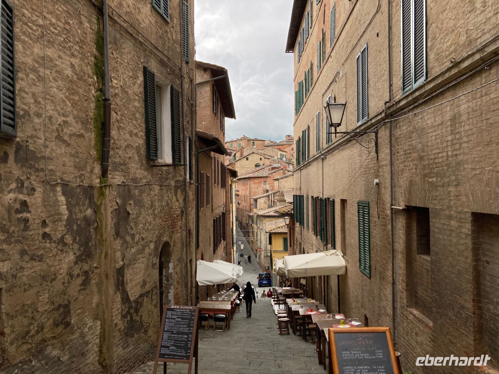 4. Reisetag – Stadtführung durch Siena – Gasse in der Altstadt