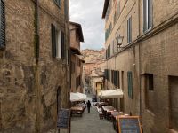 4. Reisetag – Stadtführung durch Siena – Gasse in der Altstadt