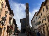 6. Reisetag – Freizeit in Monalcino – Piazza del Popolo mit Palazzo dei Priori