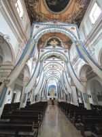 Feierlich geschmückte Kirche in Vieste