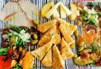 Unser heutiges Mittagessen besteht aus allerlei regionalen Spezialitäten