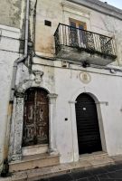 Morbider Charme an einem Haus in der Altstadt von Monte San Angelo