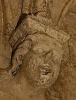 Kopf im Castell del Monte 