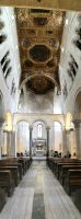 Imposante Decke der Nikolauskirche von Bari