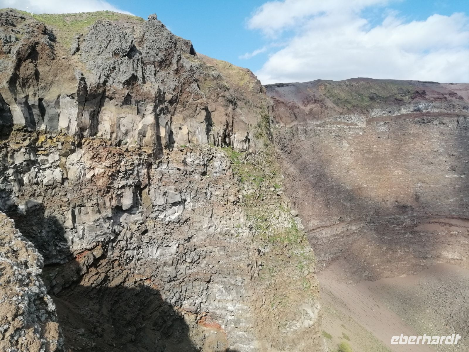 Blick in den Krater von Vesuv