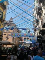 das Treiben auf den engen Gassen von Neapel