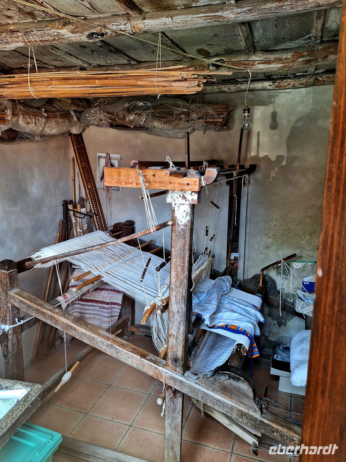 070 Kalabrien Gerace Webstuhl