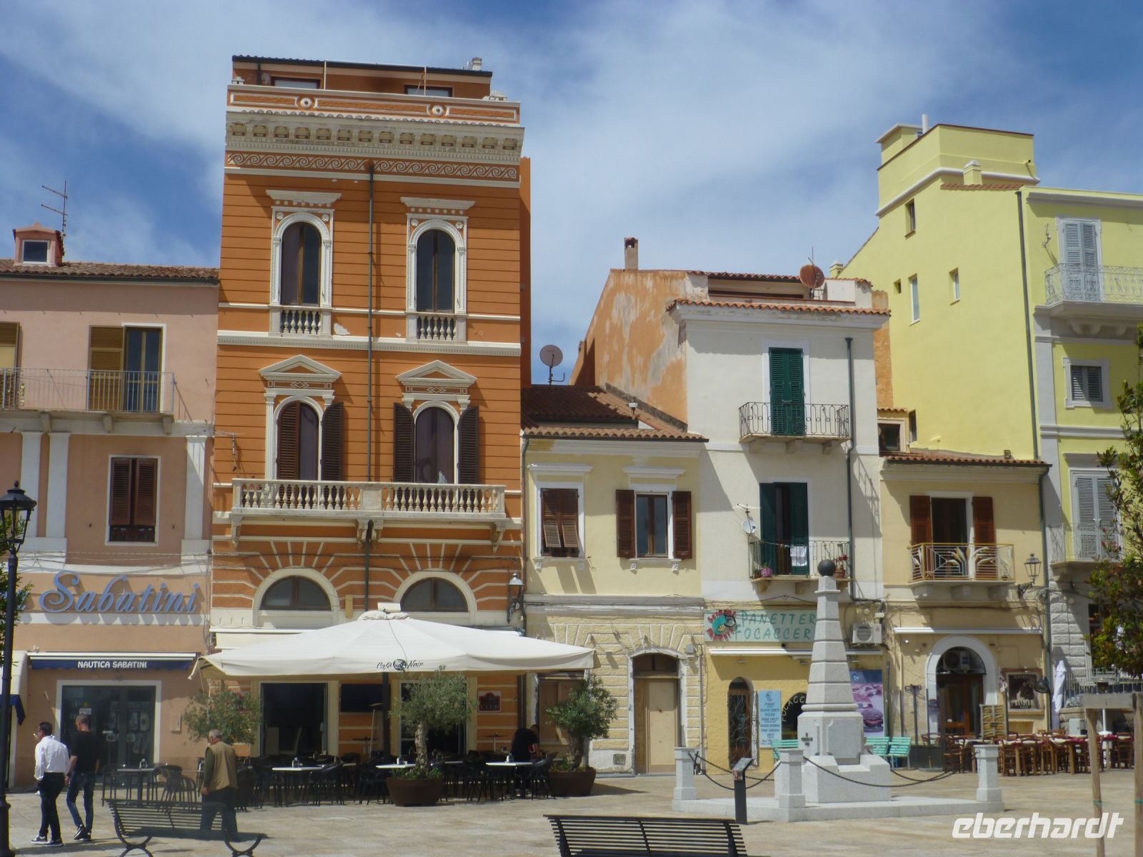 Ein Kulissenbild – jeder baute, was das Vermögen hergab.