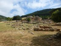 Fundamente zeugen von einer Ansiedlung um den Turm herum.