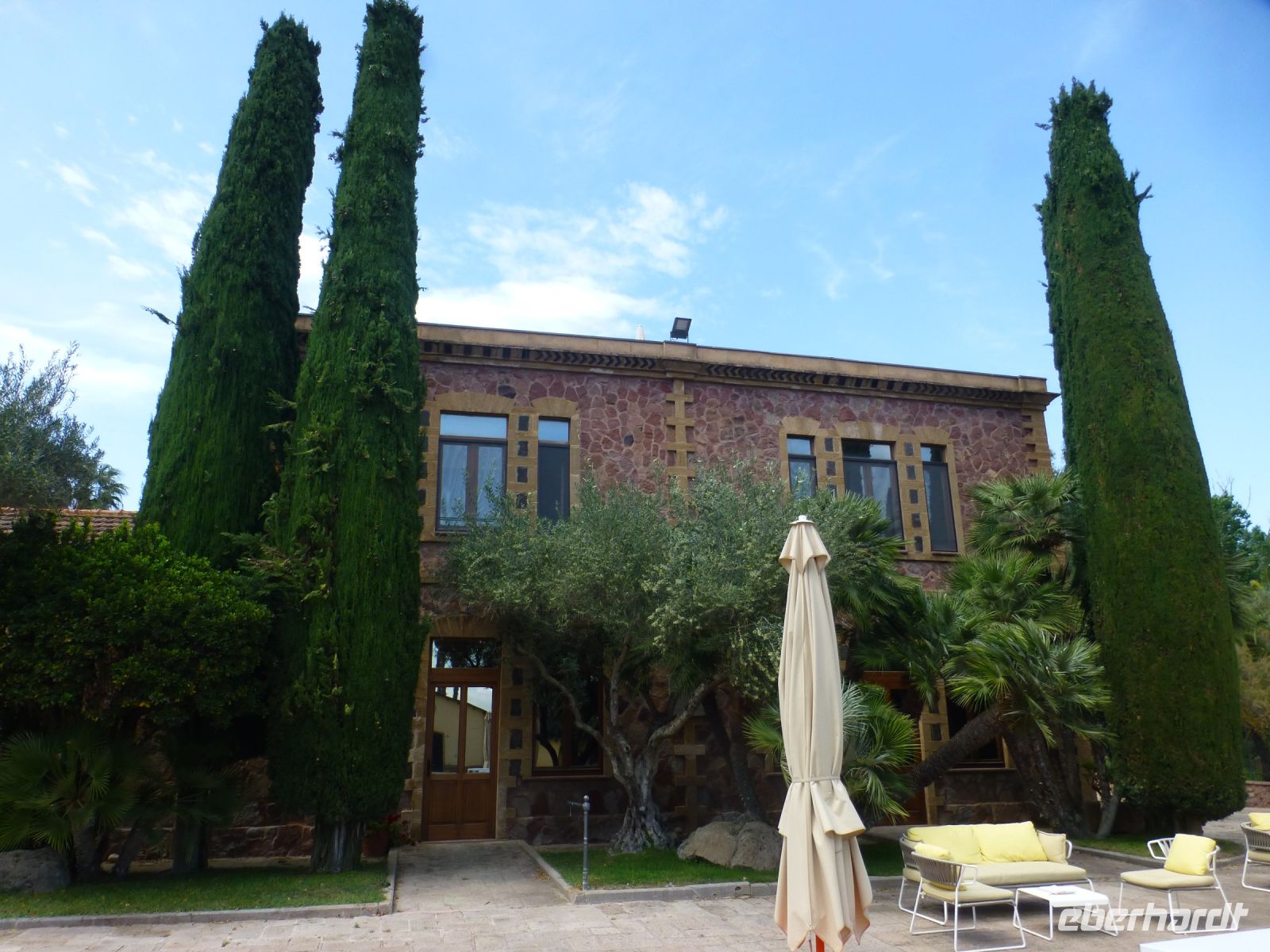 Das Verwaltungsgebäude des Weinguts Sella & Mosca