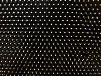 Ein Muster ganz eigener Art. Auf diese Weise lagern 4000 Flaschen hintereinander.