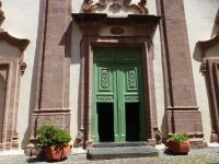 Eingang zur Kathedrale und …