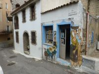 Die Hauseigentümer stellen ihre Fassade den Künstlern zur Verfügung. 