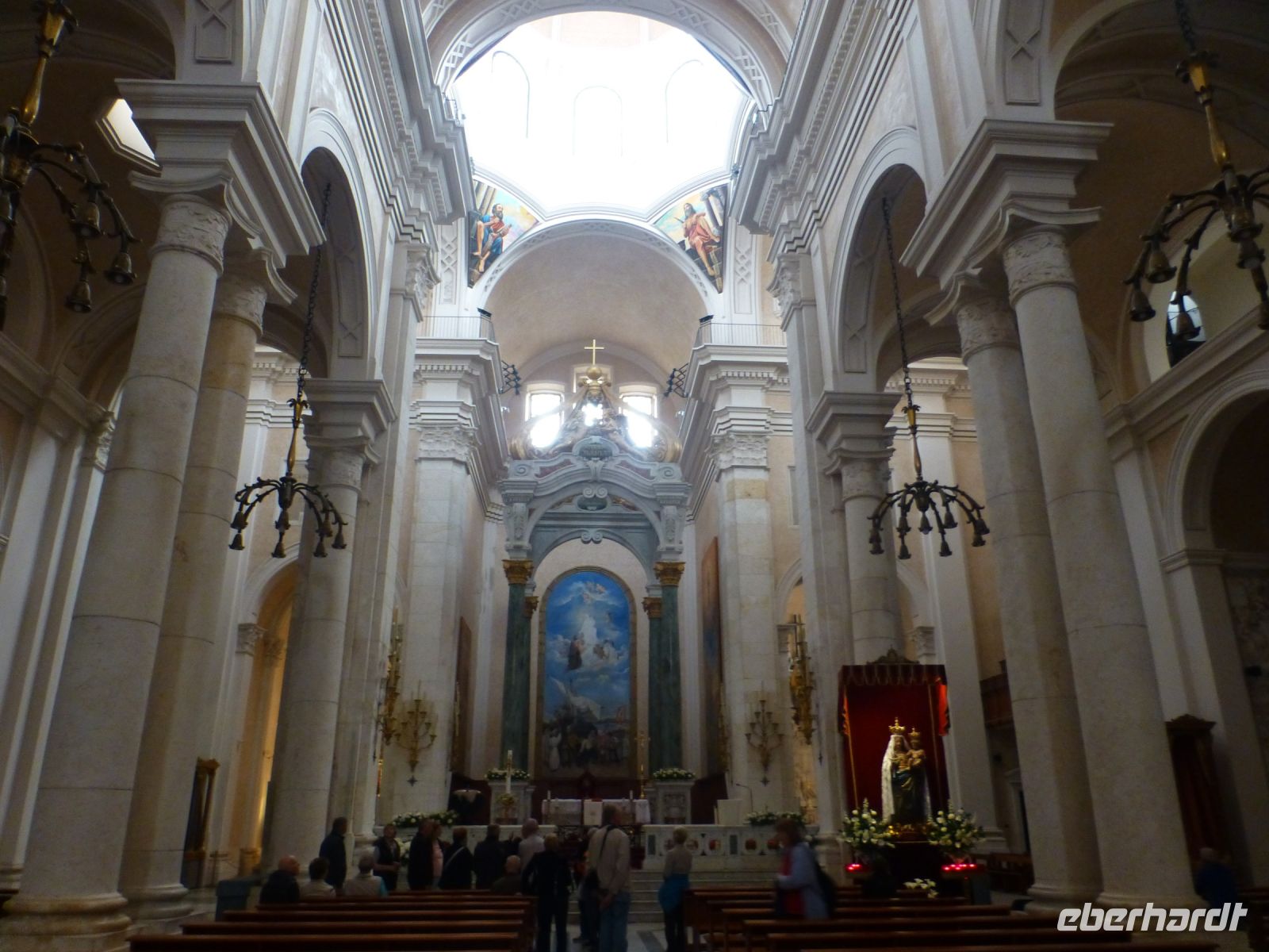 Das Santuario di Bonaria in Cagliari ist das wichtigste Heiligtum auf Sardinien. 1704 begonnen, 1920 fertiggestellt. 