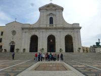 Die große Freitreppe wurde zum Besuch Papst Paul VI. 1970 gebaut.