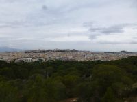 Panoramablick vom Monte Urpino auf die Stadt und den Burgberg