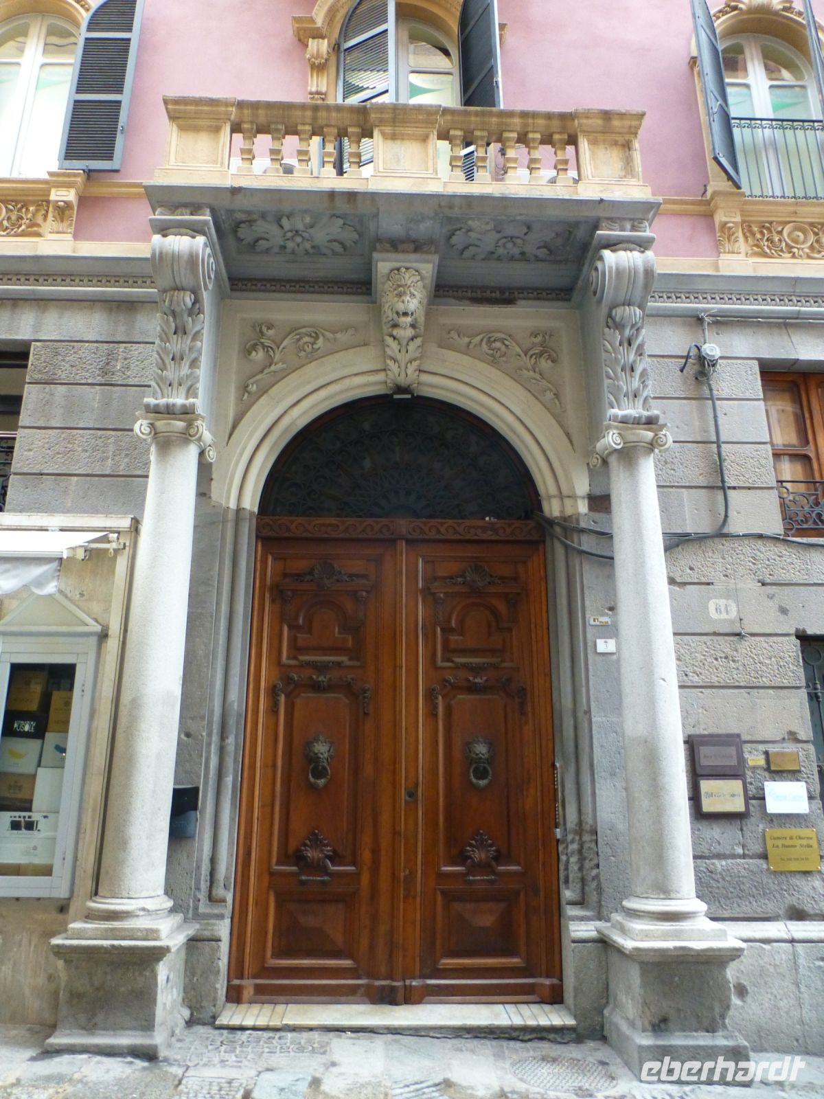 … und hier eine Tür.