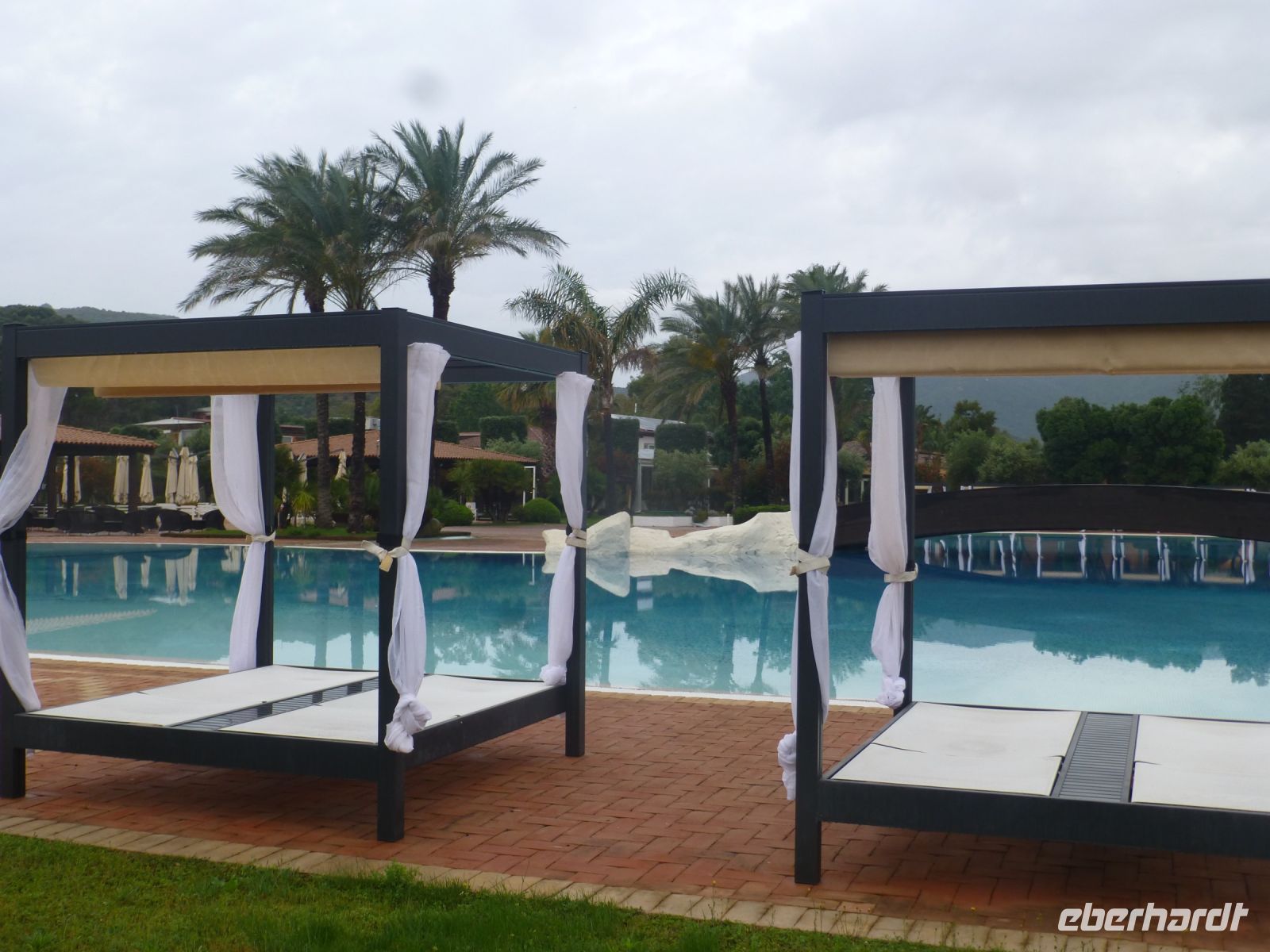 … und liegen das nächste Mal in der Sonne auf einem Daybed.