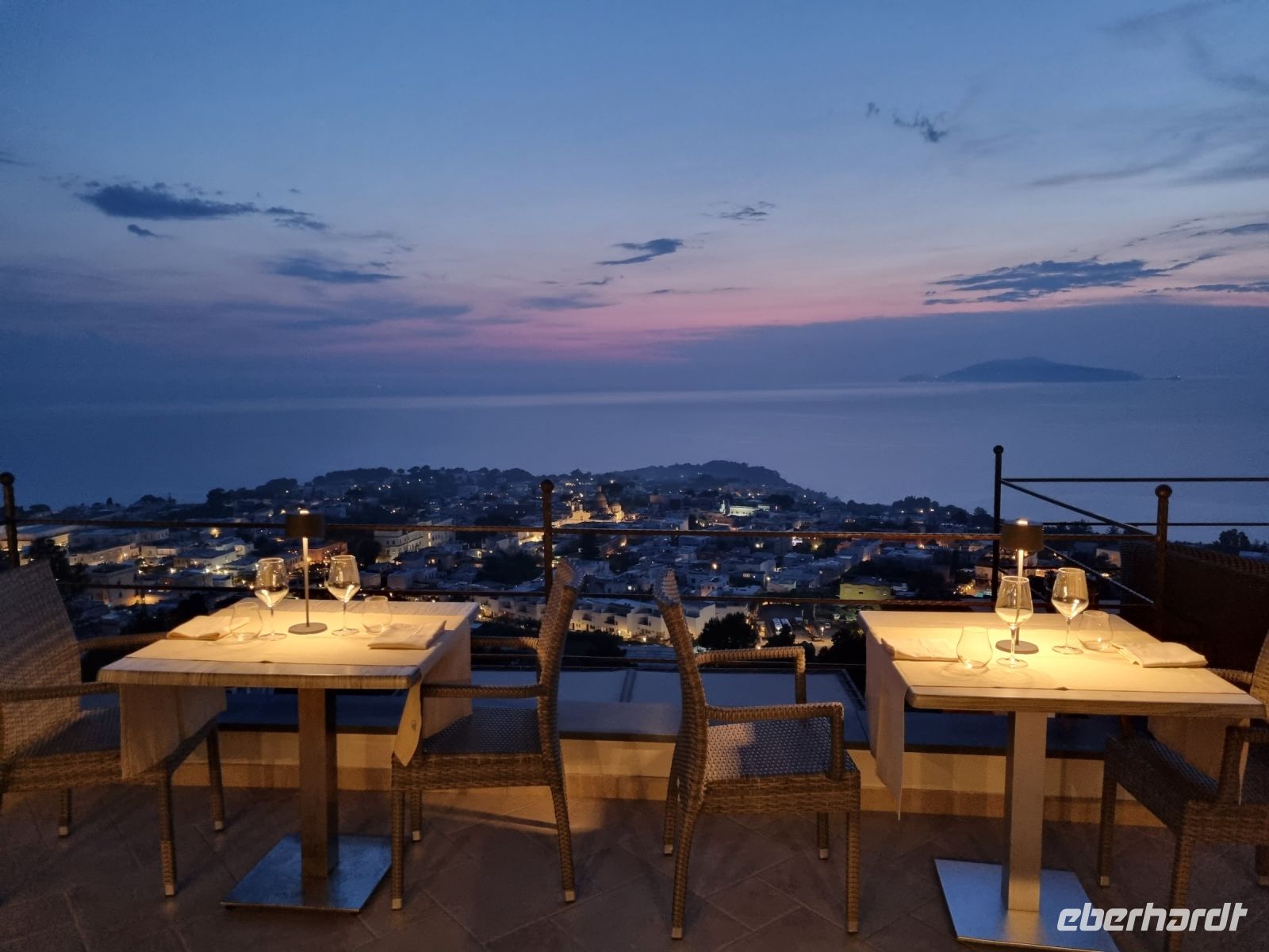 Wenn bei Capri die rote Sonne im Meer versinkt...