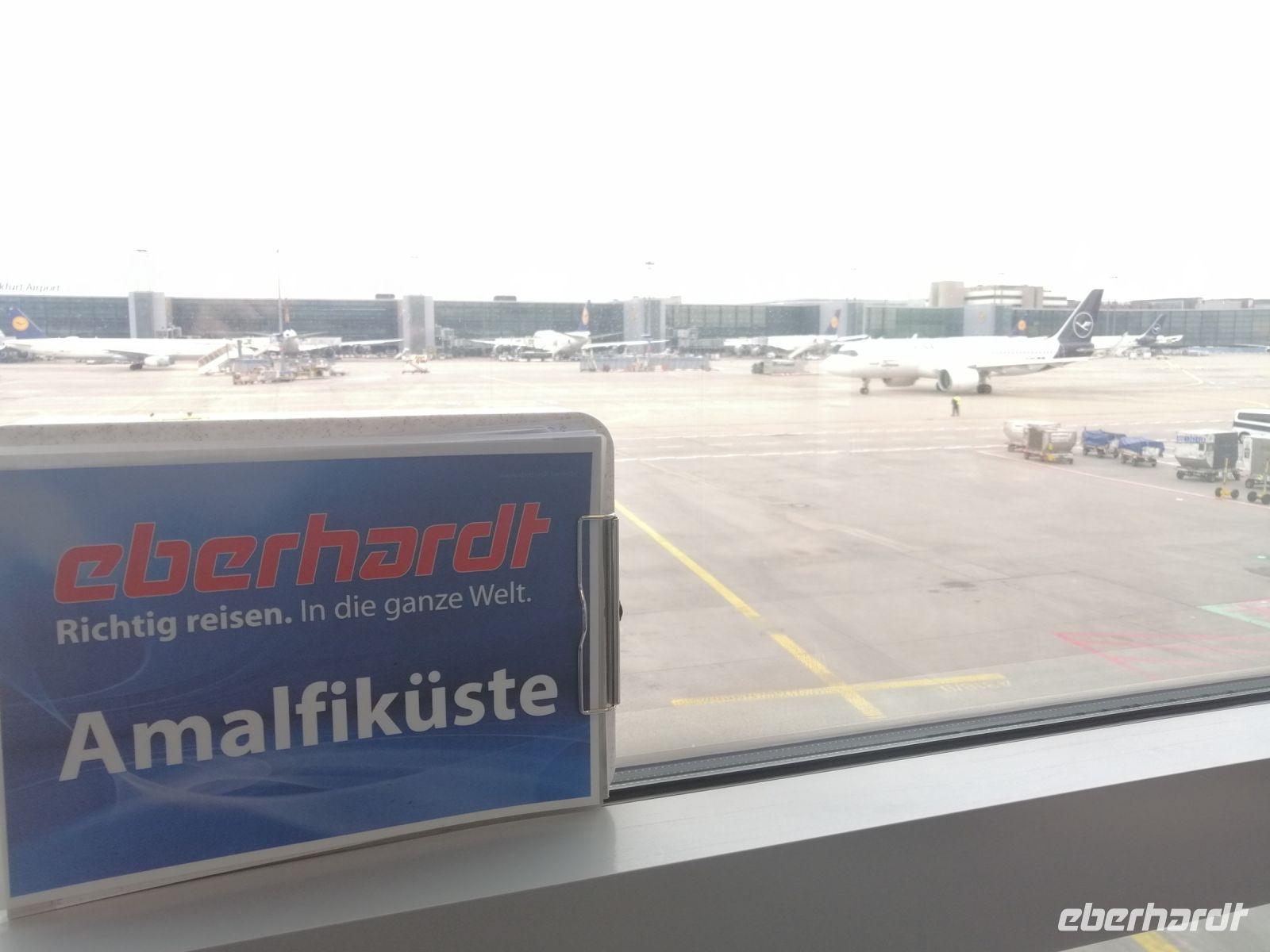 Amalfiküste: unsere Reisegruppe trifft sich am Frankfurter Flughafen zusammen