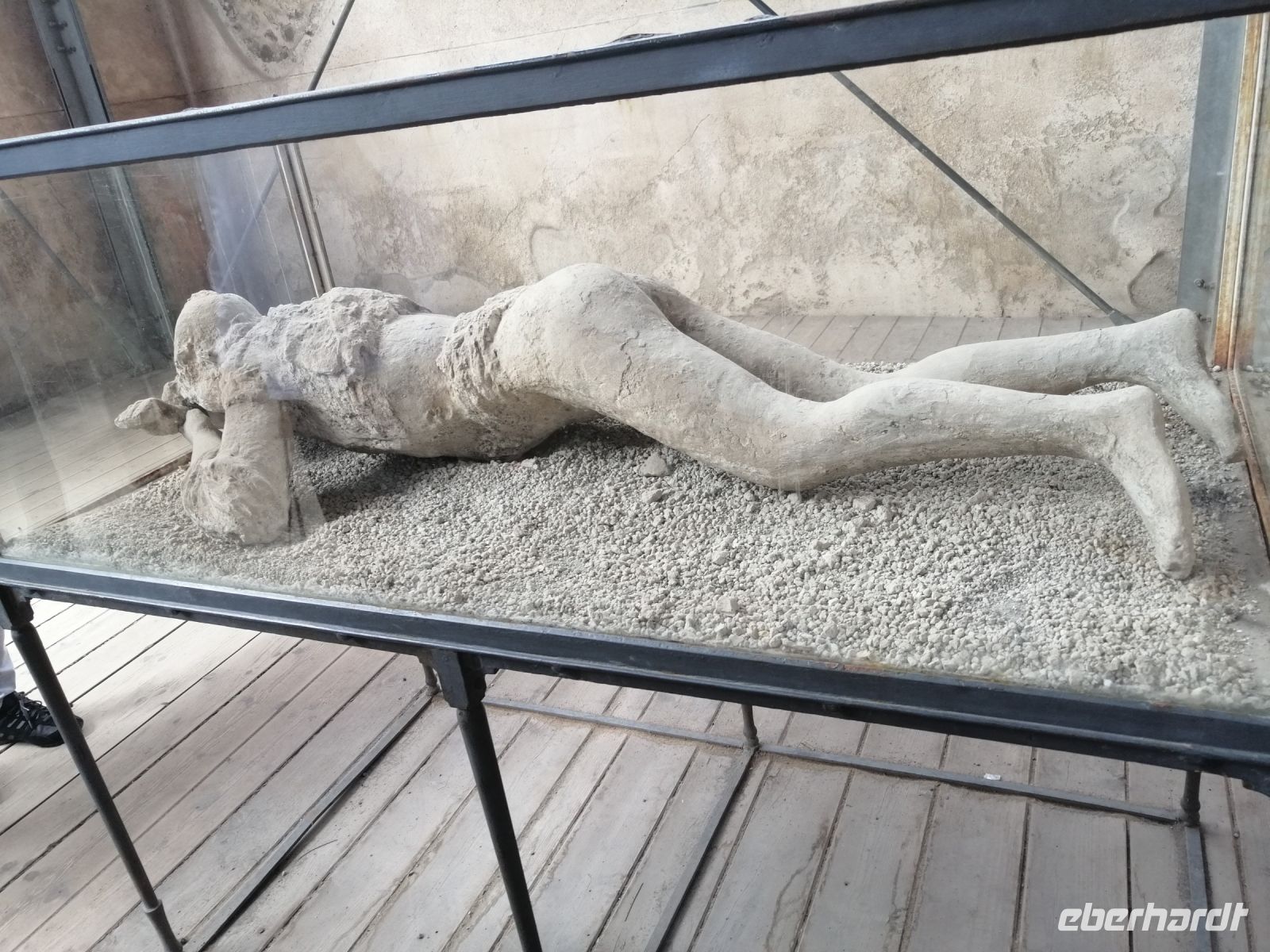 Ein Exponat mit einer Leiche, Pompej