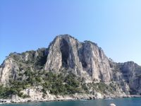 gigantische Felsformationen, Schiffsrundfahrt um Capri