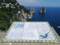 Blick von den Augustus-Gärten Richtung Faraglioni, Capri