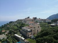 Blick auf die Ortschaft von der Aussichtsplattform der Villa Rufolo, Ravello