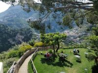 ein kleines Café im Garten der Villa Cimbrone, Ravello