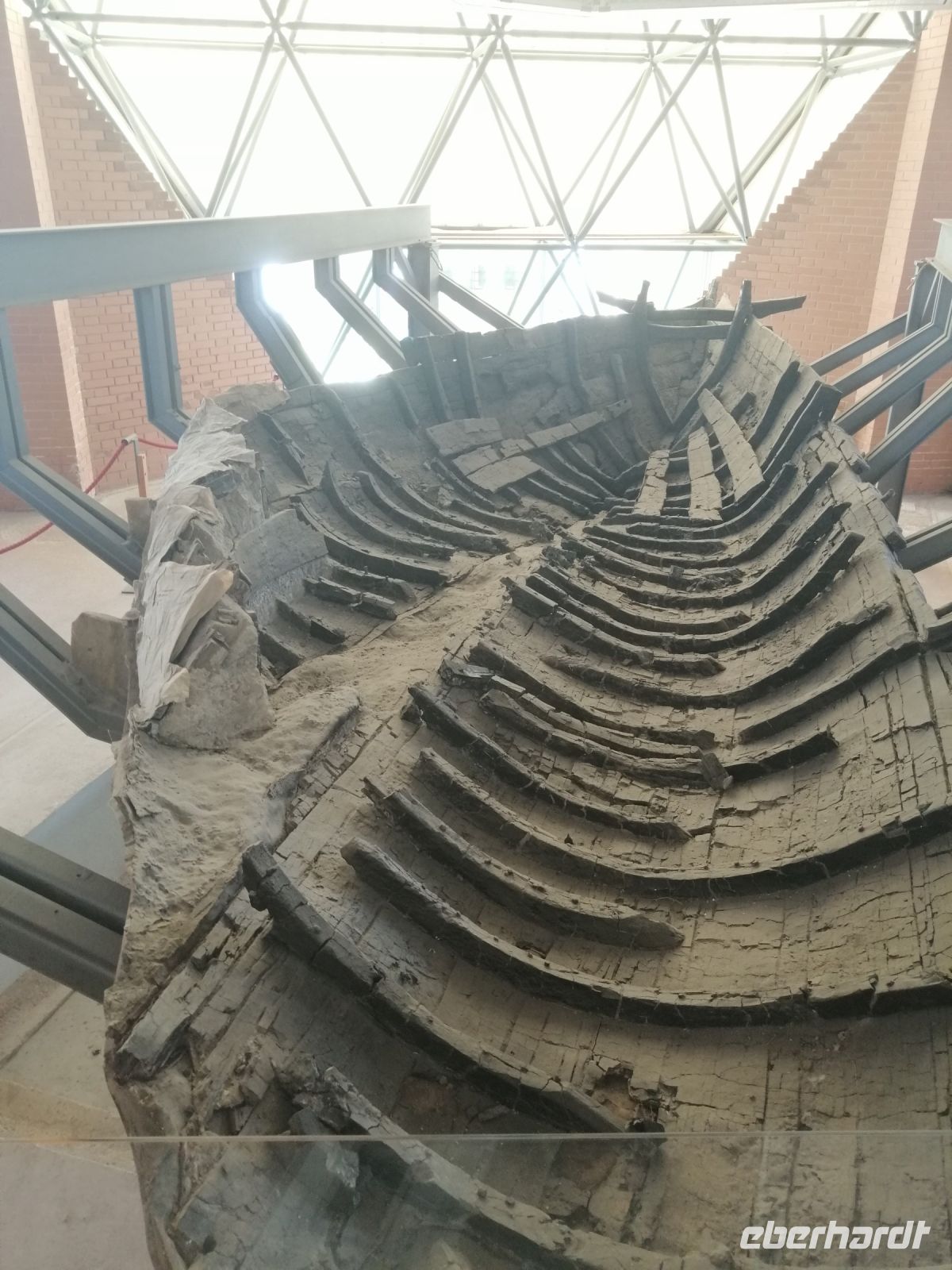 ein ausgegrabenes Boot, Herculaneum