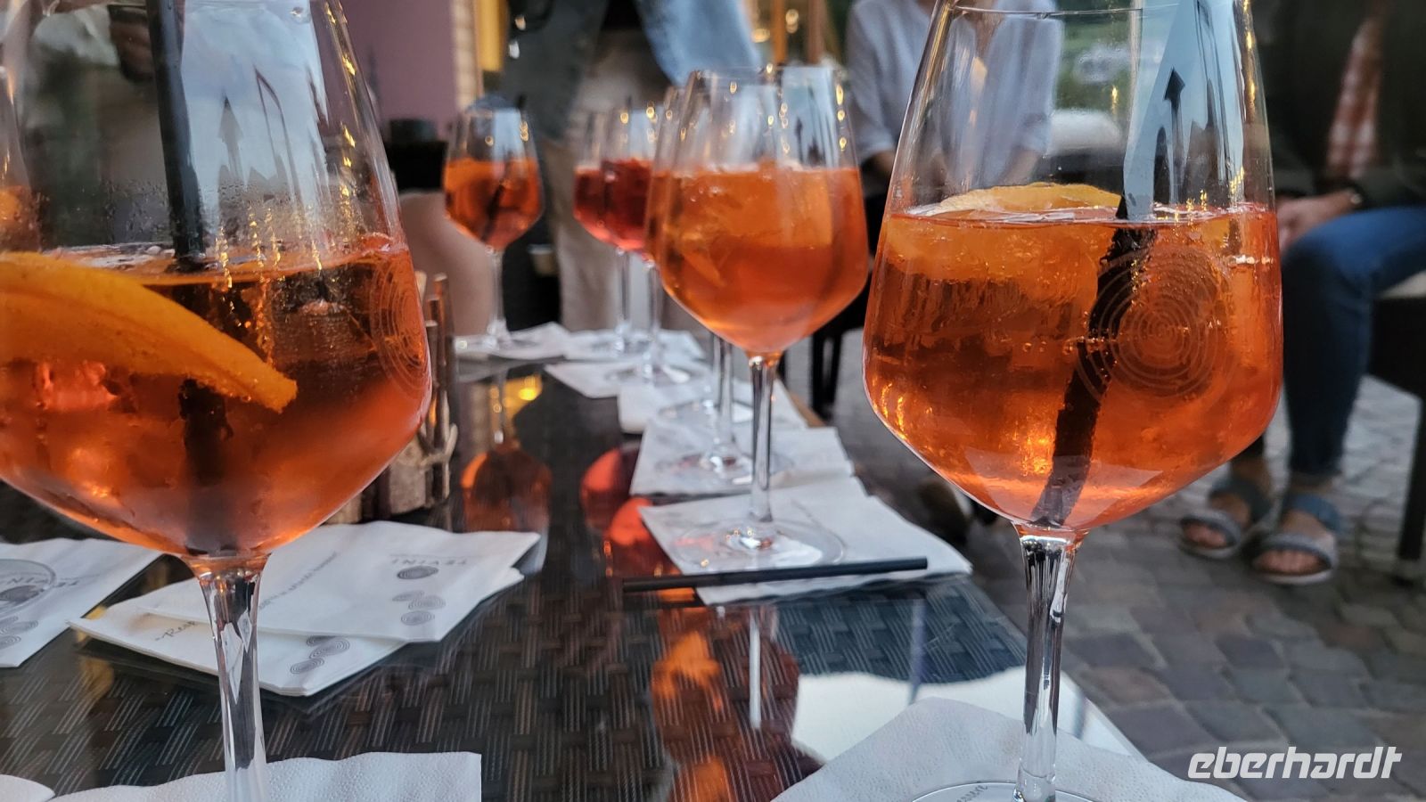 237 – Italien, Trentino, Hotel Tevini, Auf den letzten Abend anstoßen