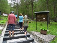 Besuch des Gedenkfriedhofs der Opfer aus dem 1. Weltkrieg