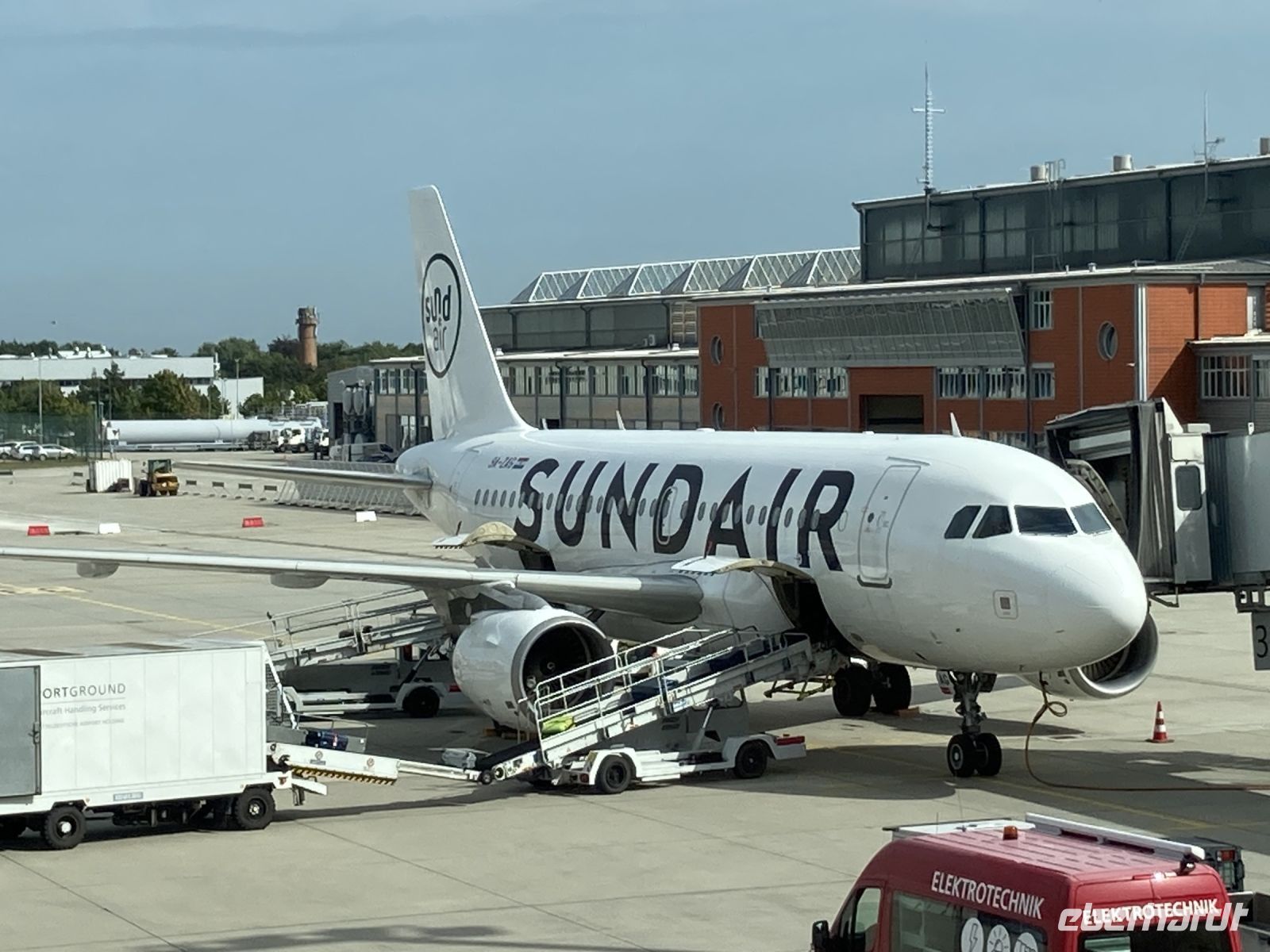 Es geht mit Sonderflug direkt nach Lamezia Therme…